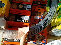 Ca. 45-50 afrasteringpalen en afrasteringsmateriaal, gallagher en pulsara - afbeelding 15 van  16