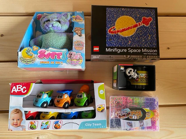 Ca. 452x speelgoed en handelsgoederen, lego. peppa pig, xshot - afbeelding 2 van  8