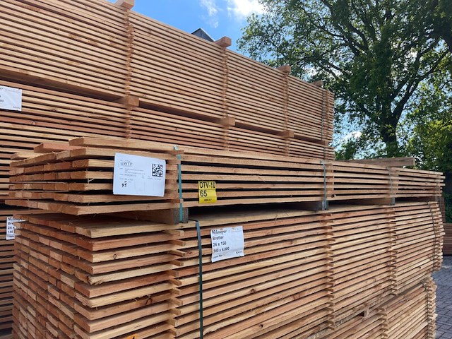 Ca. 45x douglas planken fijnbezaagd, 24x150mm, lengte 400cm - afbeelding 4 van  4