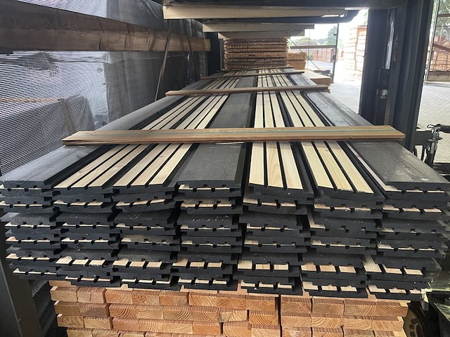Ca. 45x grenen acoustic design profiel zwart, 22x142mm, lengte 450cm - afbeelding 1 van  3