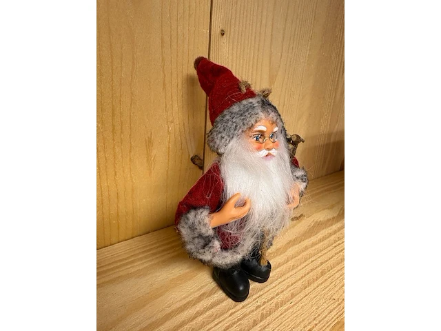 Ca. 45x kerstman beeldje - staand - afbeelding 2 van  2