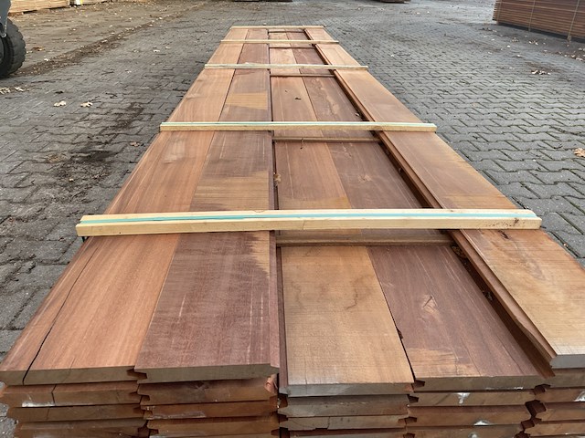 Ca. 45x massaranduba damwand-/ paardenbox profiel, 28x195mm, lengte 300cm - afbeelding 1 van  4