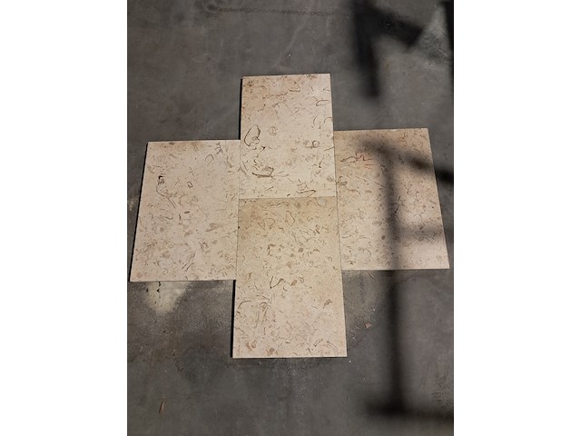Ca. 45x natuurstenen tegel - afbeelding 1 van  4