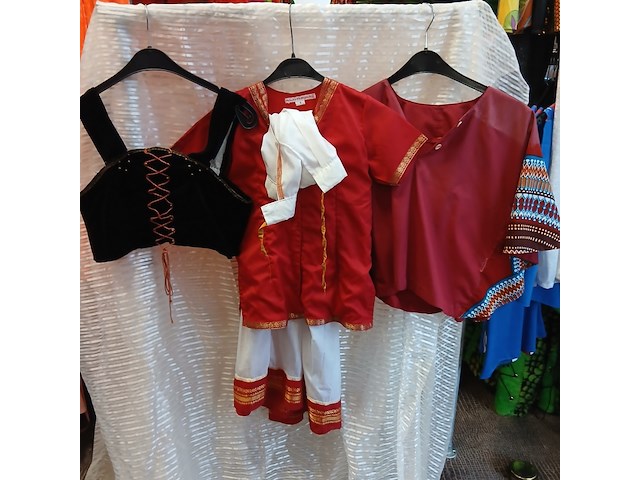 Ca. 45x oosterse outfits - afbeelding 4 van  14