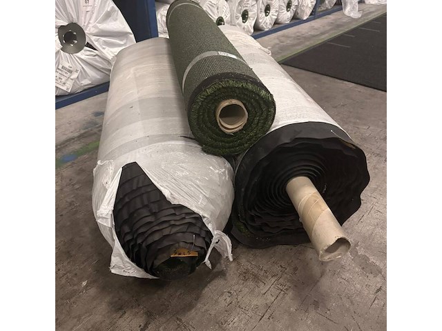 Ca. 46,2m2 kunstgras, 20 mm hoog, groen - afbeelding 1 van  2