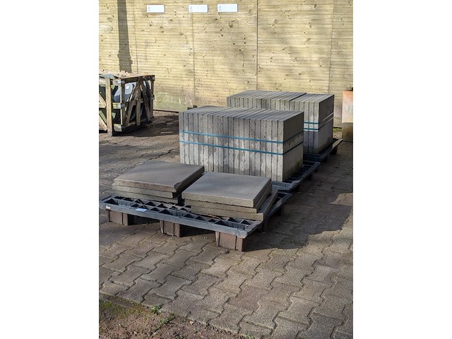 Ca. 46x betontegel - afbeelding 1 van  5