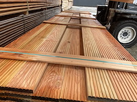 Ca. 46x douglas dekdelen, 25x140mm, lengte 500cm - afbeelding 1 van  3