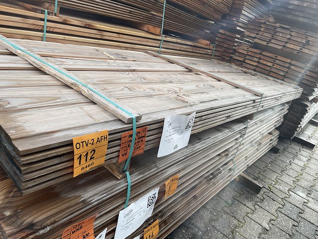 Ca. 46x douglas halfhoutsrabat, 18x130mm, lengte 300cm - afbeelding 2 van  3
