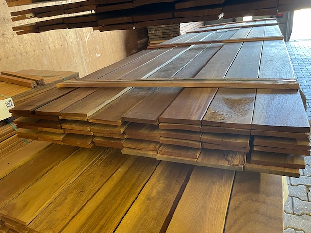 Ca. 46x guyana ipé country grade planken geschaafd, 18x140mm, lengte 400cm - afbeelding 2 van  3
