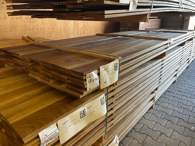 Ca. 46x guyana ipé country grade planken geschaafd, 18x140mm, lengte 400cm - afbeelding 3 van  3