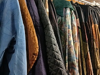Ca. 46x middeleeuwse jassen/ jakken, ridderachtige shirts - afbeelding 1 van  1