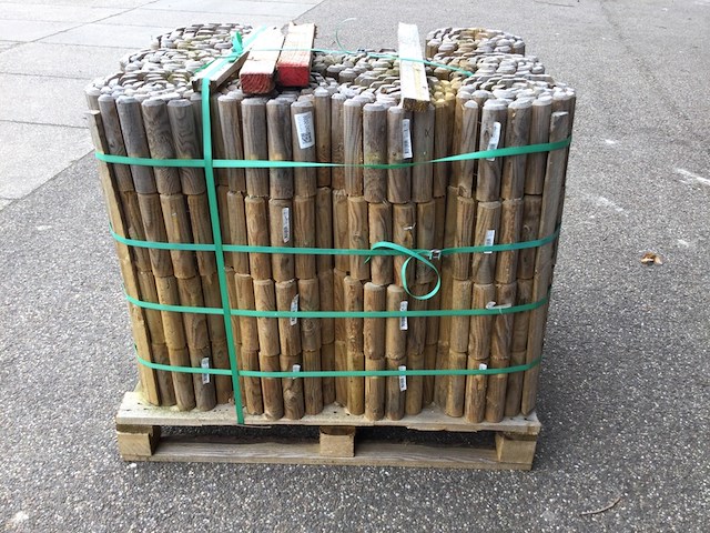 Ca. 46x rollen met houten rolborders 20 cm hoog - afbeelding 1 van  4