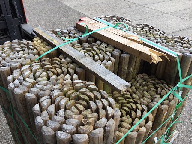 Ca. 46x rollen met houten rolborders 20 cm hoog - afbeelding 3 van  4