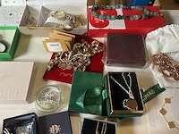 Ca. 46x sieraden, horloges en accessoires, w.o. byborn, cainté, inès rochinha, massimo dutti, heideman en bskind. - afbeelding 11 van  16