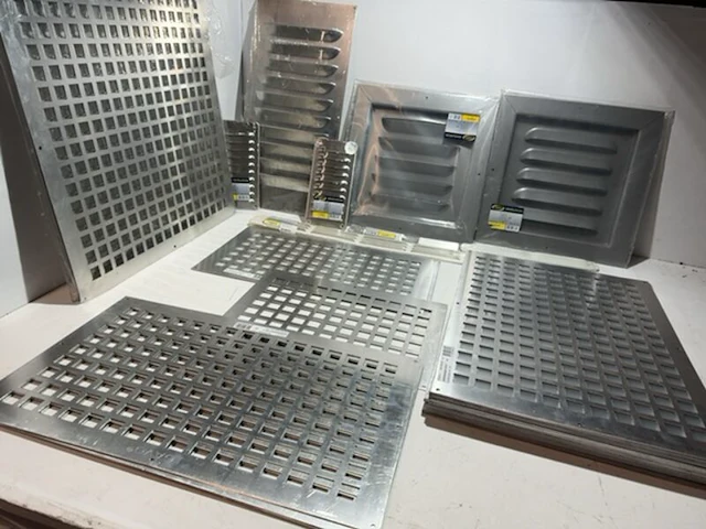 Ca. 46x ventilatieplaten en schoepenroosters gavo - afbeelding 1 van  7