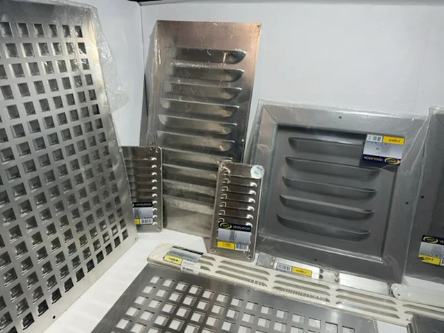 Ca. 46x ventilatieplaten en schoepenroosters gavo - afbeelding 3 van  7