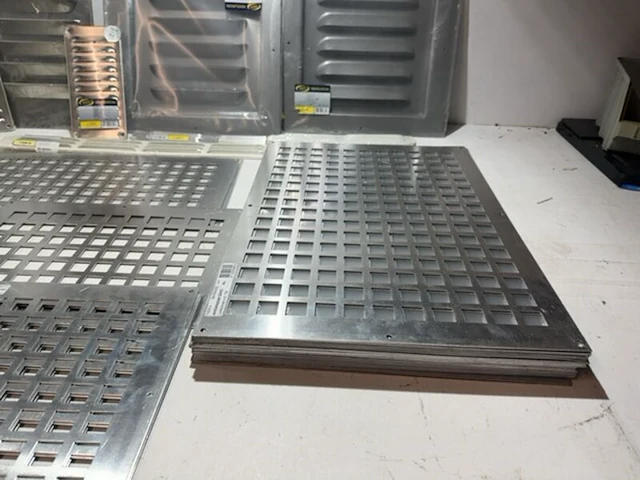 Ca. 46x ventilatieplaten en schoepenroosters gavo - afbeelding 5 van  7
