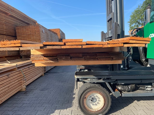 Ca. 47x douglas planken fijnbezaagd, 18x150mm, lengte 30/300cm, 17/400cm - afbeelding 3 van  3