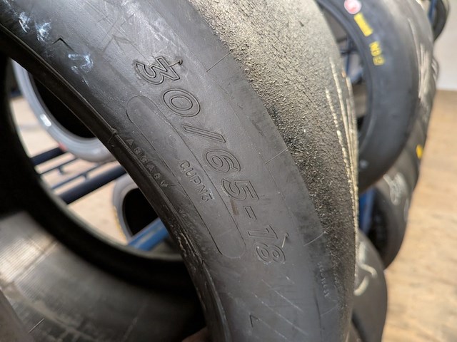 Ca. 47x raceband slicks t.b.v. porsche 992, michelin, hankook - afbeelding 11 van  43