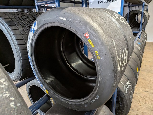 Ca. 47x raceband slicks t.b.v. porsche 992, michelin, hankook - afbeelding 13 van  43
