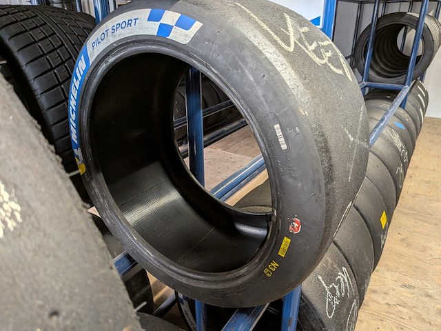 Ca. 47x raceband slicks t.b.v. porsche 992, michelin, hankook - afbeelding 14 van  43