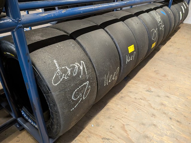 Ca. 47x raceband slicks t.b.v. porsche 992, michelin, hankook - afbeelding 28 van  43
