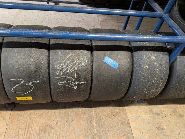 Ca. 47x raceband slicks t.b.v. porsche 992, michelin, hankook - afbeelding 32 van  43