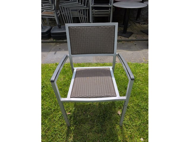 Ca. 47x terrasstoel met 5x tafel en 2x parasolvoet - afbeelding 4 van  15