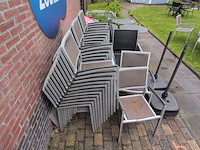 Ca. 47x terrasstoel met 5x tafel en 2x parasolvoet - afbeelding 9 van  15