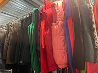 Ca. 47x vrouw, gilets en bodywarmers - afbeelding 1 van  4