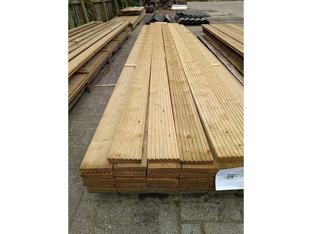 Ca. 47x vuren geïmpregneerde vlonderplanken lengte 480 cm, scandinavisch vuren - afbeelding 1 van  3
