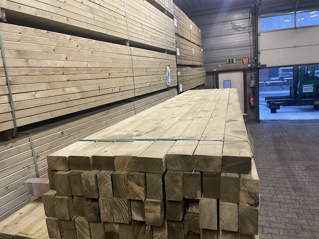 Ca. 47x vuren regels geschaafd geïmpregneerd, 45x70mm, lengte 247cm - afbeelding 1 van  3