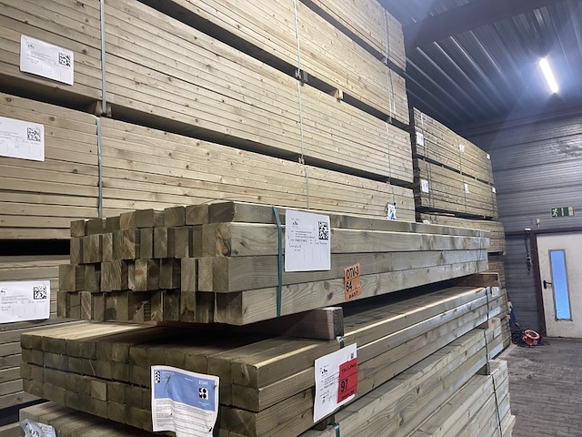 Ca. 47x vuren regels geschaafd geïmpregneerd, 45x70mm, lengte 247cm - afbeelding 2 van  3