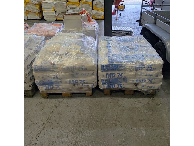 Ca. 47x zak à 25 kg machine spuitgips, knauf, mp 75 - afbeelding 1 van  6