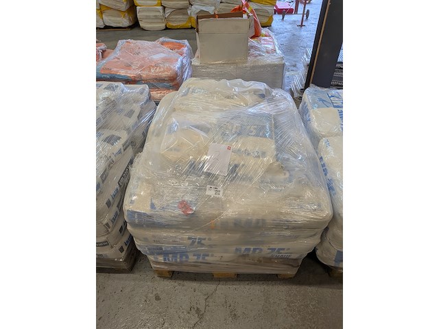 Ca. 47x zak à 25 kg machine spuitgips, knauf, mp 75 - afbeelding 2 van  6