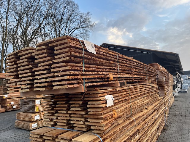 Ca. 48x douglas onbekante schaaldelen, 22x200-250mm, lengte 500cm - afbeelding 4 van  4
