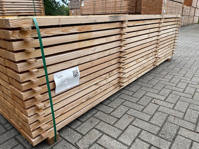Ca. 48x douglas planken fijnbezaagd, 43x175mm, lengte 400cm - afbeelding 2 van  4