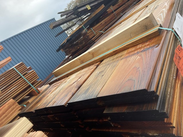 Ca. 48x douglas wisselsponning, 18x190mm, lengte 300cm - afbeelding 1 van  3