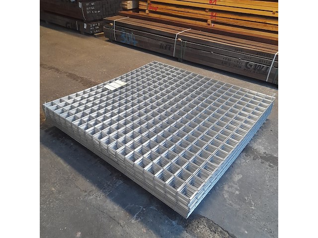 Ca. 48x gegalvaniseerde gaasmat, afmeting 180x180 cm, maaswijdte 10x10 cm, draaddikte 4 mm - afbeelding 2 van  4