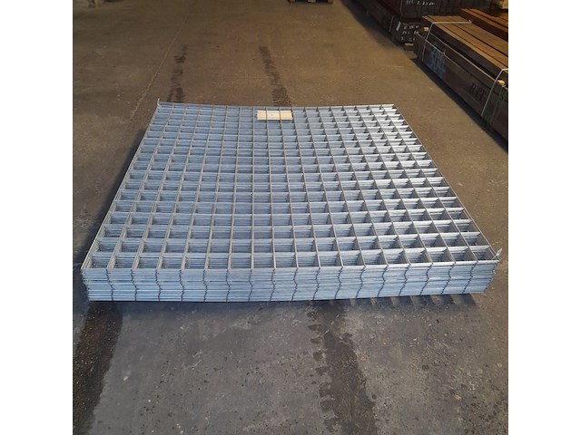 Ca. 48x gegalvaniseerde gaasmat, afmeting 180x180 cm, maaswijdte 10x10 cm, draaddikte 4 mm - afbeelding 3 van  4