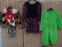 Ca. 48x kind allerlei feestkleding, sport, 2 rekken - afbeelding 2 van  5