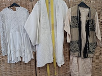 Ca. 48x kind allerlei feestkleding, sport, 2 rekken - afbeelding 3 van  5
