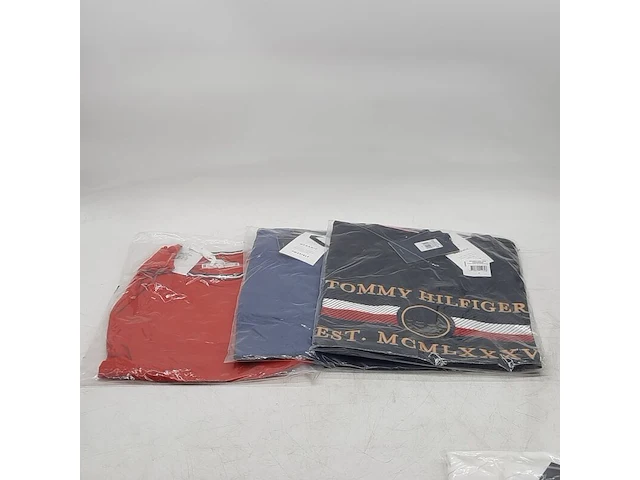 Ca. 48x t-shirt, tommy hilfiger - afbeelding 29 van  36