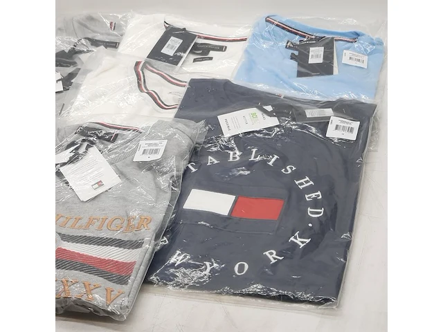 Ca. 48x t-shirt, tommy hilfiger - afbeelding 32 van  36