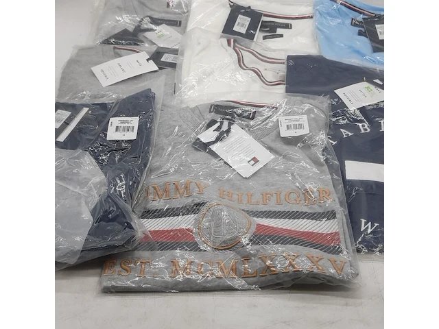 Ca. 48x t-shirt, tommy hilfiger - afbeelding 33 van  36