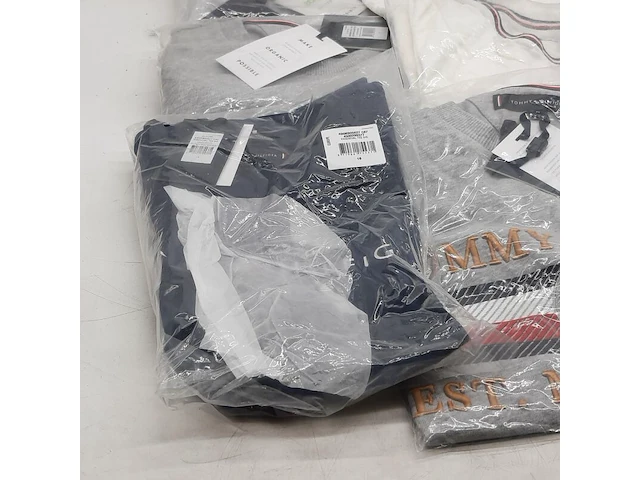 Ca. 48x t-shirt, tommy hilfiger - afbeelding 34 van  36