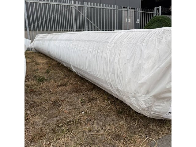 Ca. 49,2m2 kunstgras, 30 mm hoog, groen - afbeelding 2 van  2