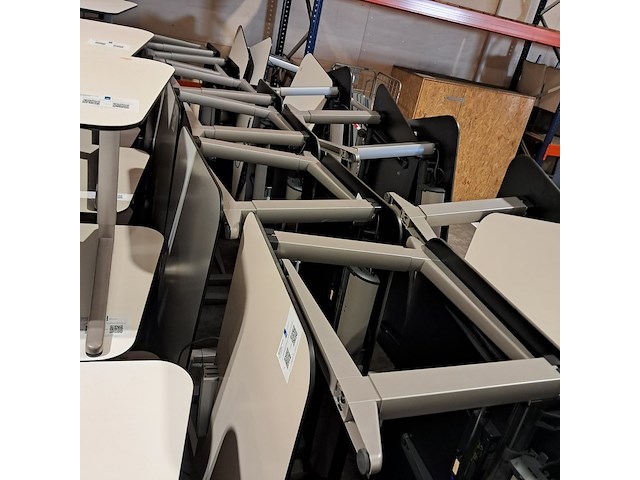 Ca. 49x bureau, o.a. ahrend - afbeelding 2 van  10