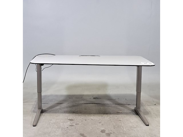 Ca. 49x bureau, o.a. ahrend - afbeelding 1 van  10