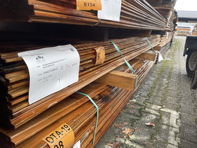 Ca. 49x douglas wisselsponning, 18x190mm, lengte 300cm - afbeelding 2 van  3